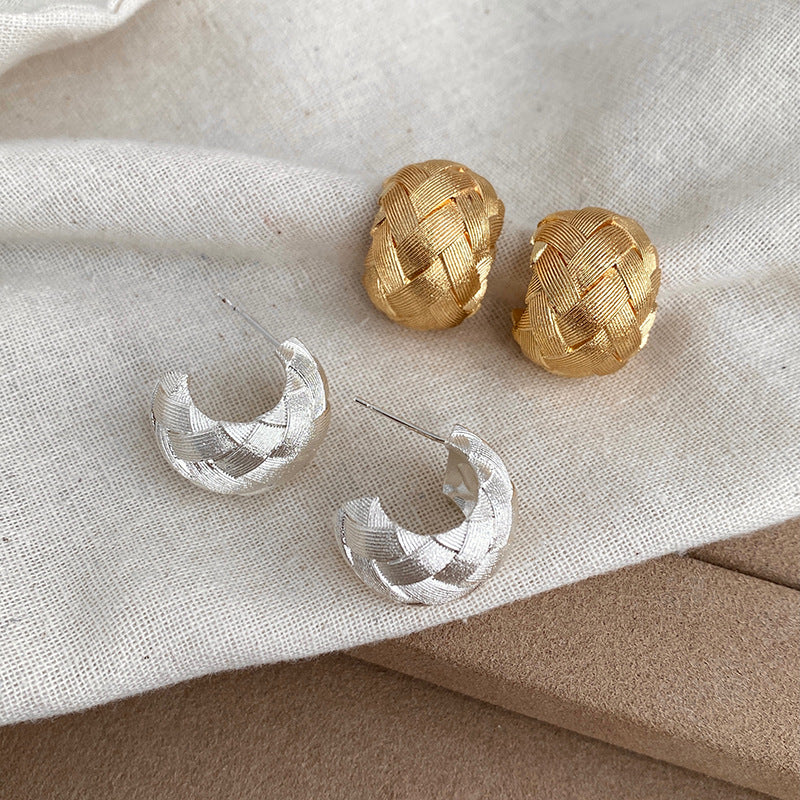 Orecchini a perno geometrici a C minimalisti in rame placcato con perni in acciaio da donna