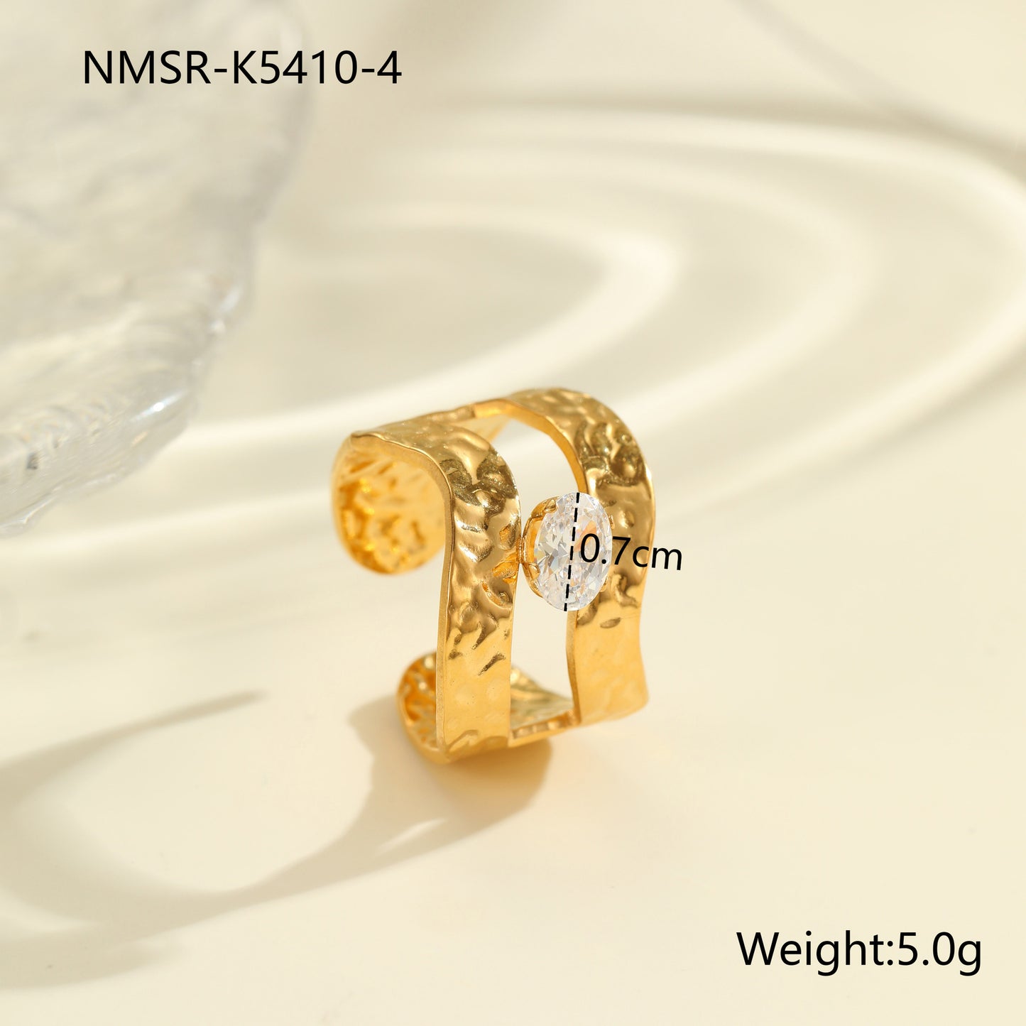 Anello minimalista irregolare geometrico in acciaio al titanio con intarsio di zirconi e placcatura in oro 18 carati per donna