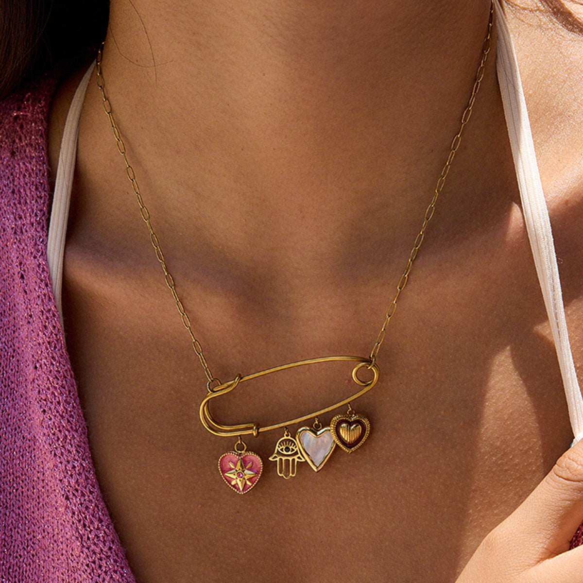 Collana con ciondolo a cuore minimalista in acciaio inossidabile da donna con ciondolo in acciaio al titanio e finitura galvanizzata