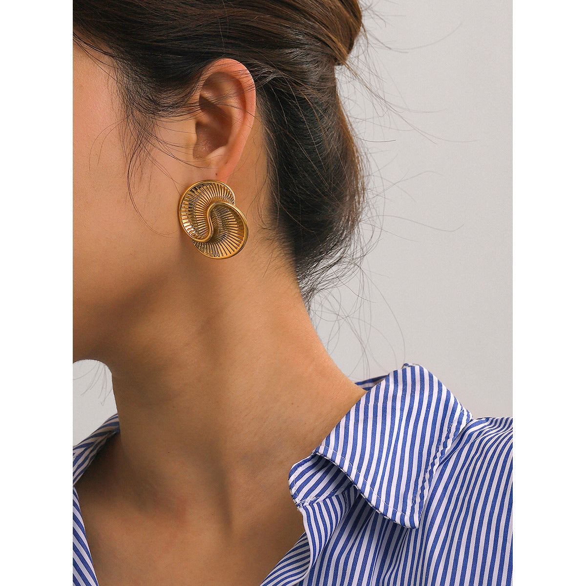 Pendientes de Acero Inoxidable Chapados en Oro de 18K con Diseño de Gota de Agua Asimétrica Estilo Ins para Mujer