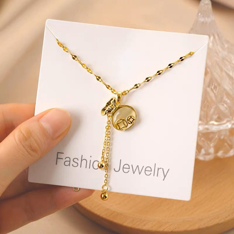 Collana da donna minimalista con ciondolo floreale in acciaio al titanio con ciondolo in rame placcato oro e catena a maglie O-Chain