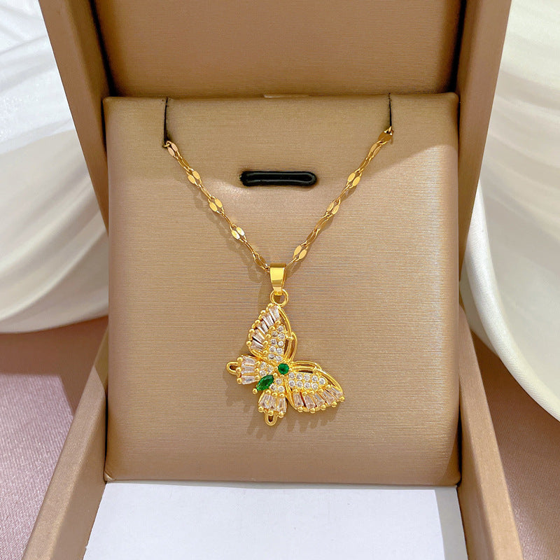 Collana con ciondolo a farfalla oversize in acciaio al titanio con dettagli micro-pavé, per donna, stile bohémien, catena clavicola
