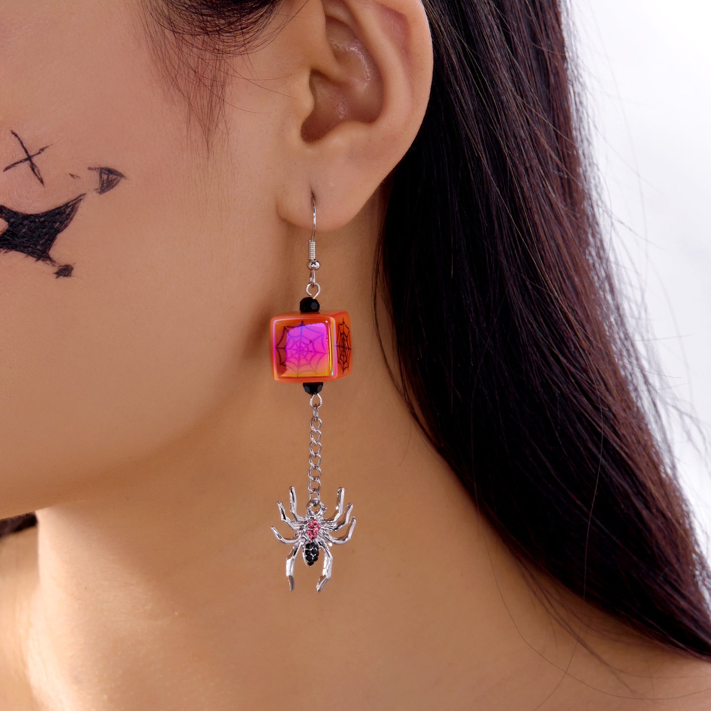 Pendientes de calavera y araña estilo ciberpunk para mujer, de aleación galvanizada, joyería de Halloween con estética oscura