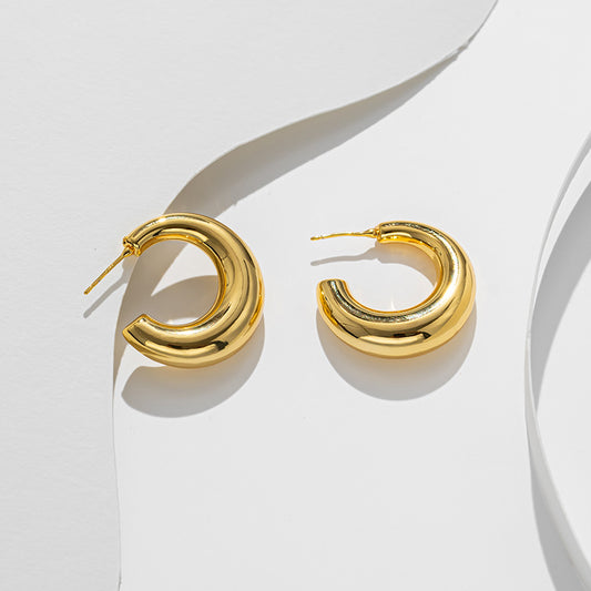 Pendientes de aro geométricos minimalistas en forma de C de titanio y acero para mujer con acabado de recubrimiento al vacío