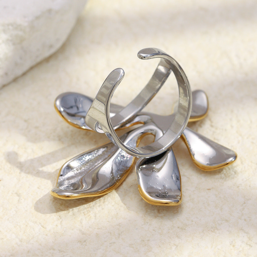 Anello da donna di lusso in acciaio inossidabile placcato oro 18 carati con design floreale creativo