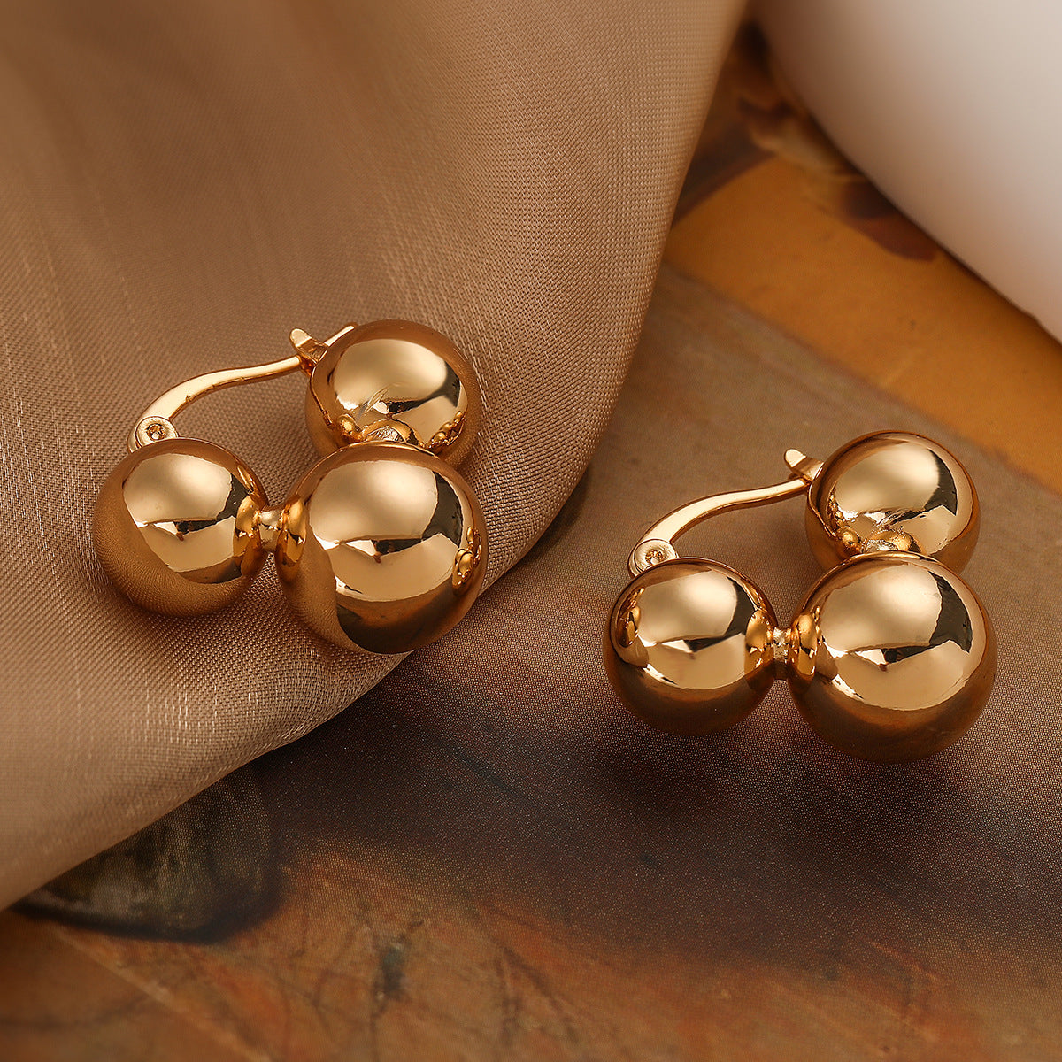 Orecchini Geometrici Minimalisti da Donna in Ottone con Placcatura in Oro Vero, Gioielli per Orecchie alla Moda dal Design Irregolare