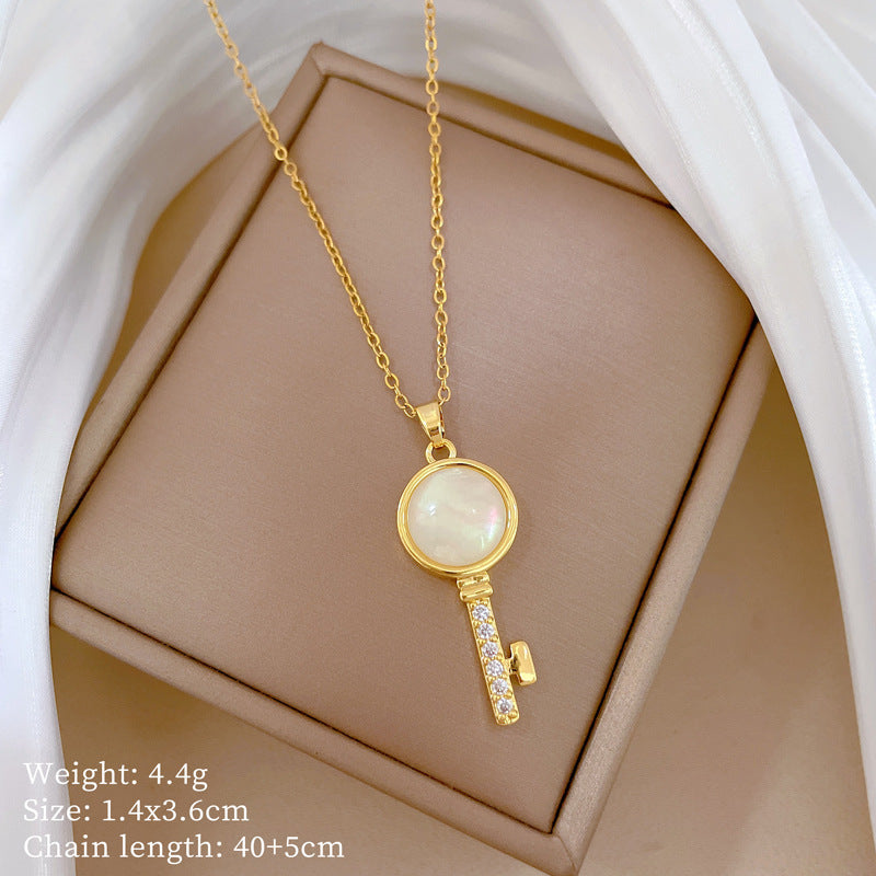 Collana in Stile Cartone Animato con Cuore in Acciaio al Titanio con Pendente in Rame e Intarsio di Strass per Donne e Uomini