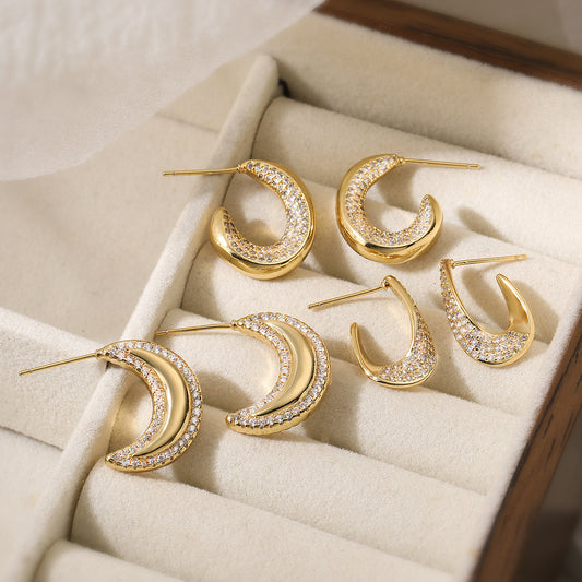 Pendientes Geométricos para Mujer con Base de Cobre Bañado en Oro de 18K y Circonitas Microengastadas, Diseño Minimalista y Moderno
