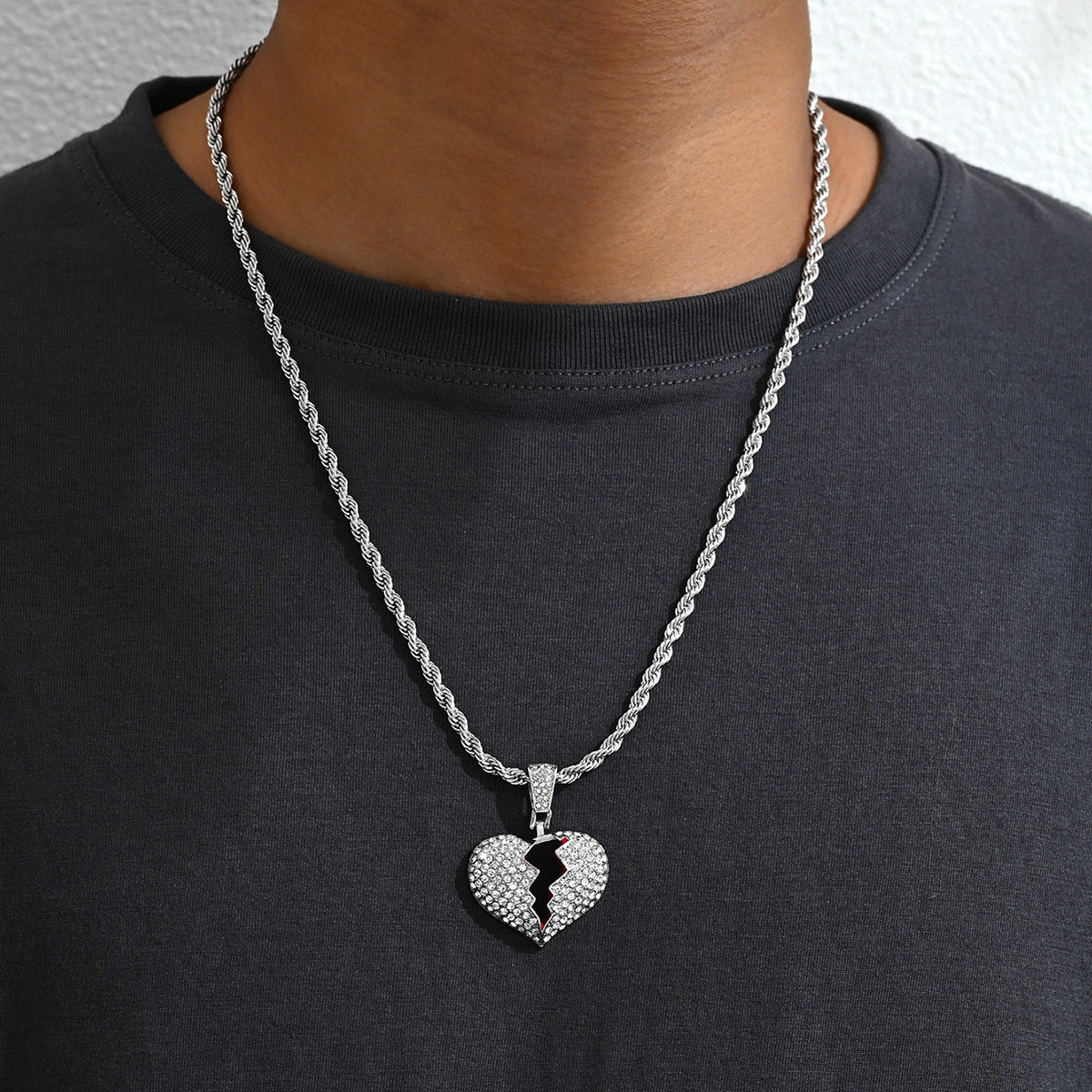 Minimalist Fashionable Hip Hop Cuban Chain Necklace for Men with Geometric and Heart-Shaped Alloy Pendant and Rhinestone Inlay