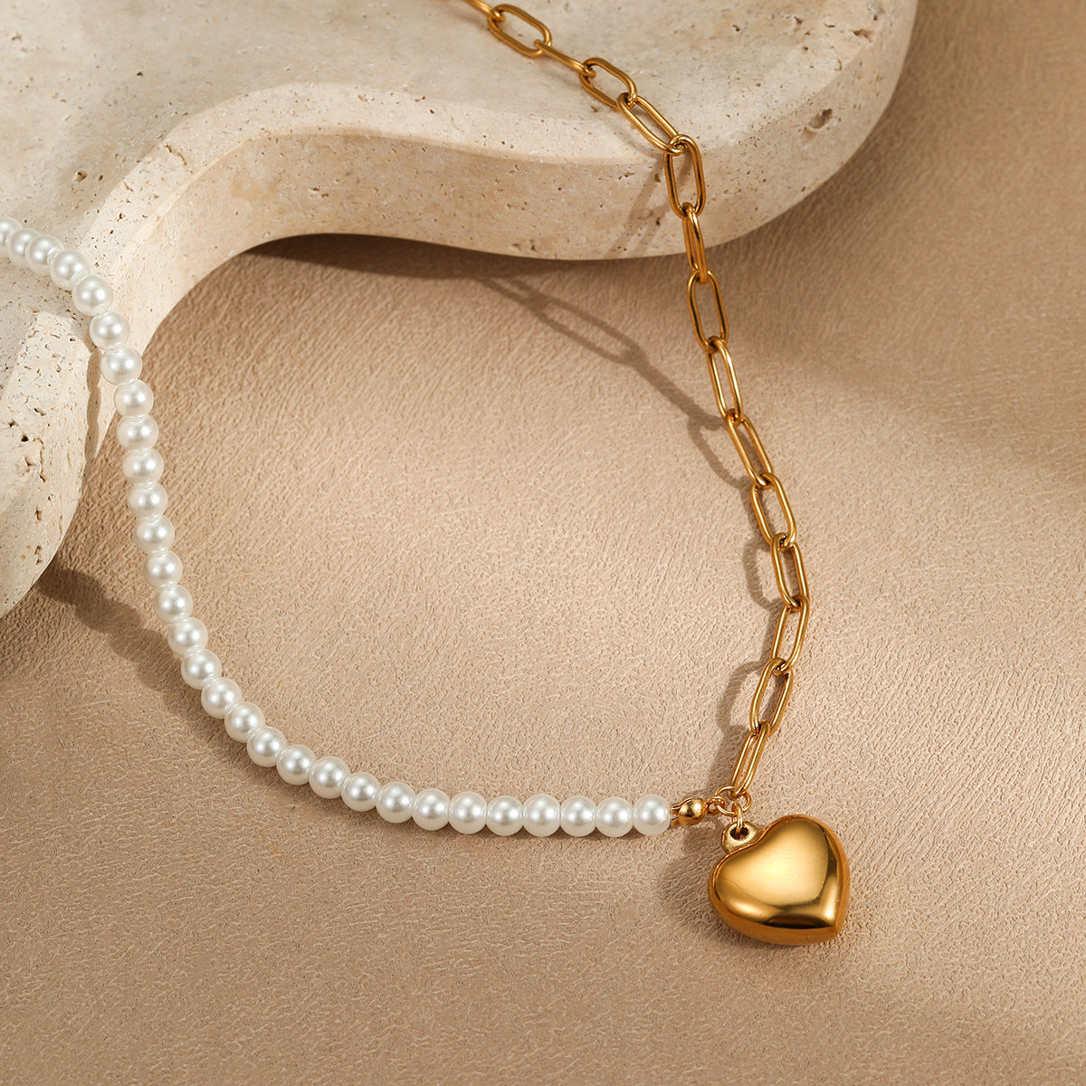 Collar con colgante de corazón dulce de acero inoxidable con chapado en oro de 18 quilates para mujer, estilo minimalista de oficina a la moda