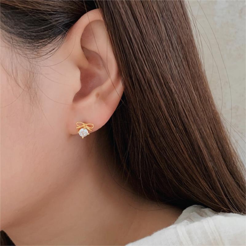 Pendientes de tuerca minimalistas de plata de ley 925 con circonitas cúbicas geométricas