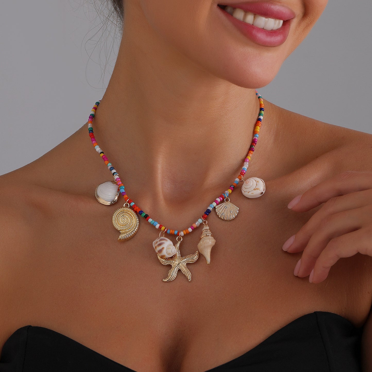 Collar estilo bohemio con temática playera con colgante de concha de forma geométrica, material de aleación con acabado chapado, cadena para clavícula de mujer