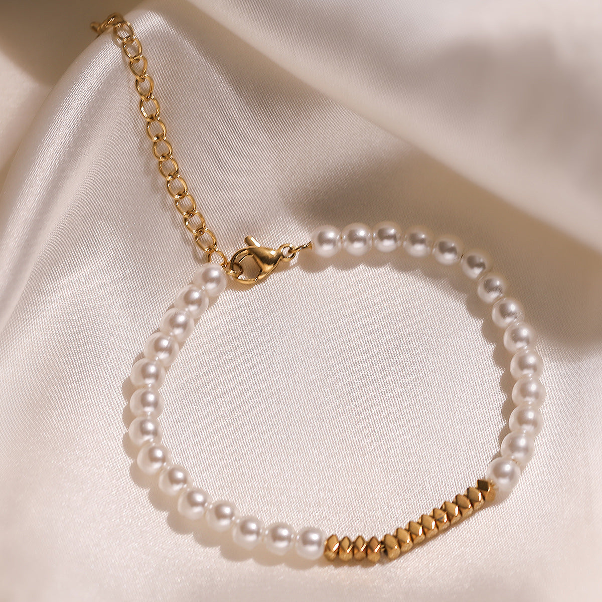 Minimalist Irregular Pearl Bracelet for Women Stainless Steel Electroplated Fashion Accessory