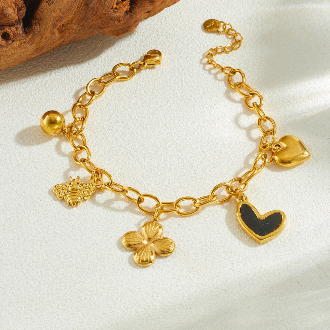 Minimalist Sweet Gold Plated Black Drip Oil Heart Floral Pendant Stainless Steel Bracelet for Women