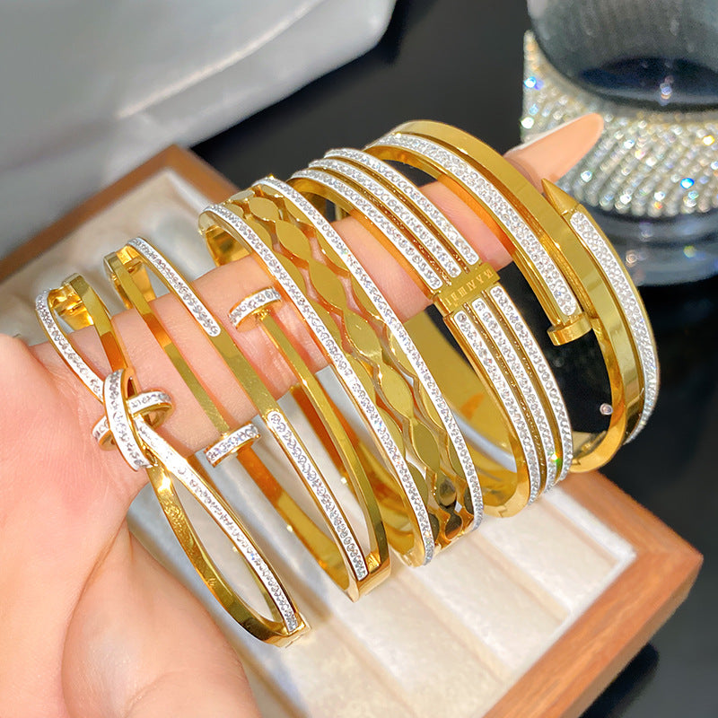 Minimalist Luxury Gold Plated Geometric Roman Number Cubic Zirconia Inlay Stainless Steel Cuff Bracelet for Women