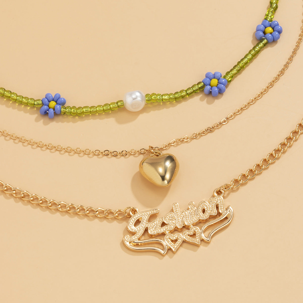 Collana a strati con lettere a forma di margherita, dolce e grintosa, in lega con finitura galvanizzata, perline in resina, ciondolo geometrico, stile floreale fresco per donna