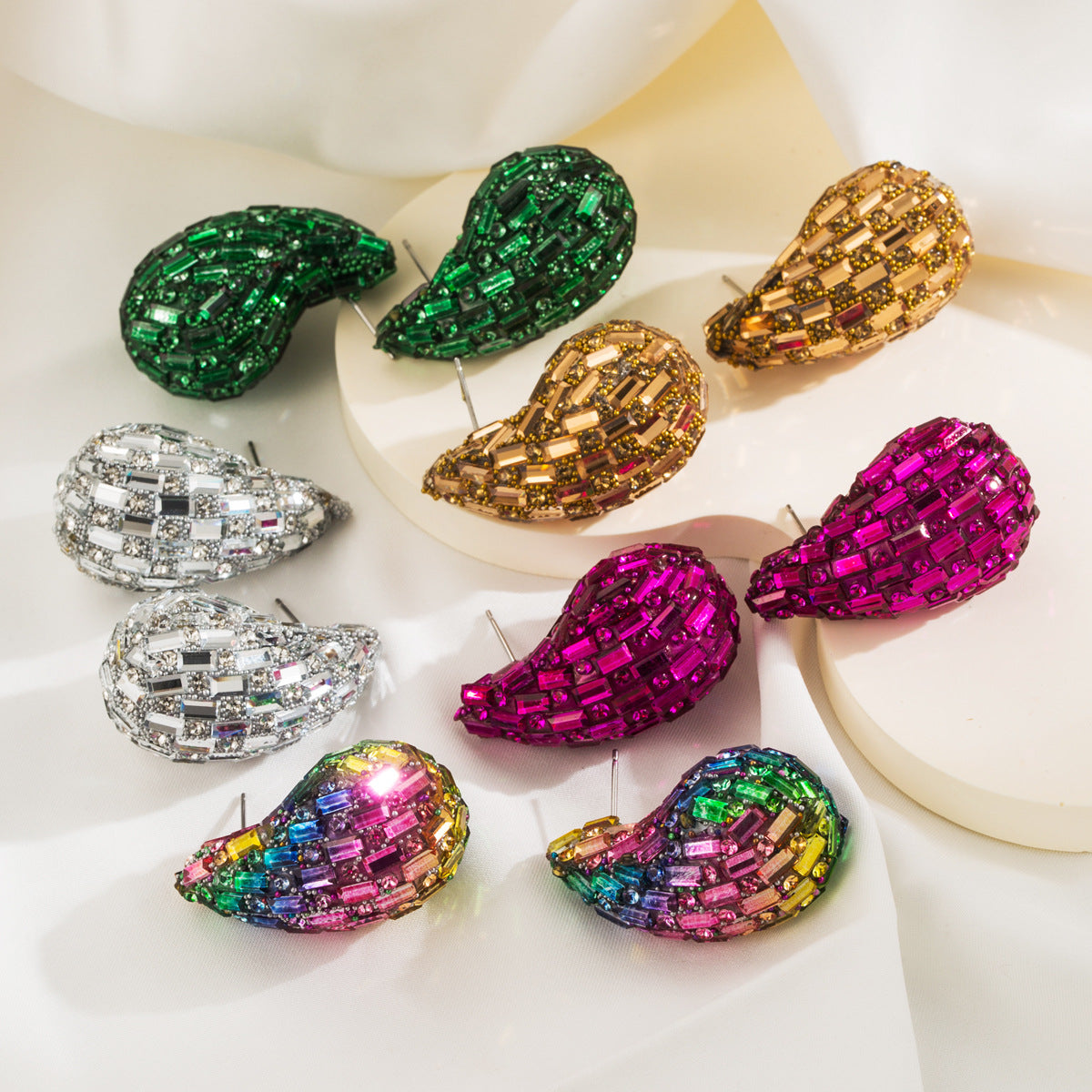 Pendientes de aleación con forma de lágrima, diseño artístico vintage, incrustaciones de diamantes de imitación y diseño de color degradado