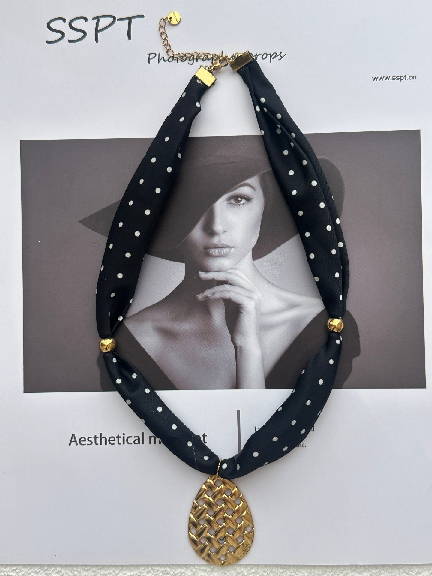 Casual Butterfly Stainless Steel Necklace with Pearl Inlay Plated Finish Unisex