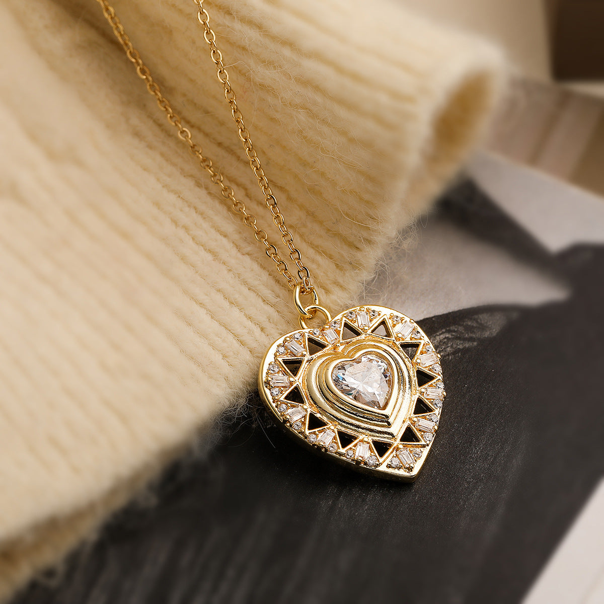 Minimalist Heart-Shaped Copper Pendant Necklace with 18K Gold Plating and Zircon for Women