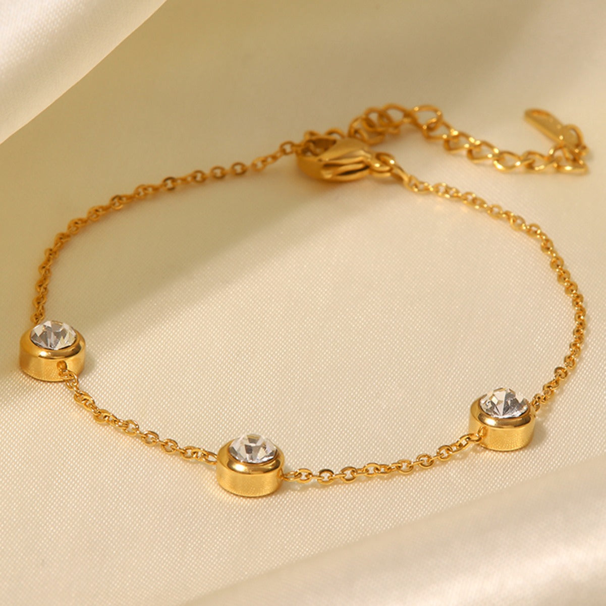 Minimalist Round Geometric Stainless Steel Bracelet with 18K Gold Plating and Zircon Accents for Women