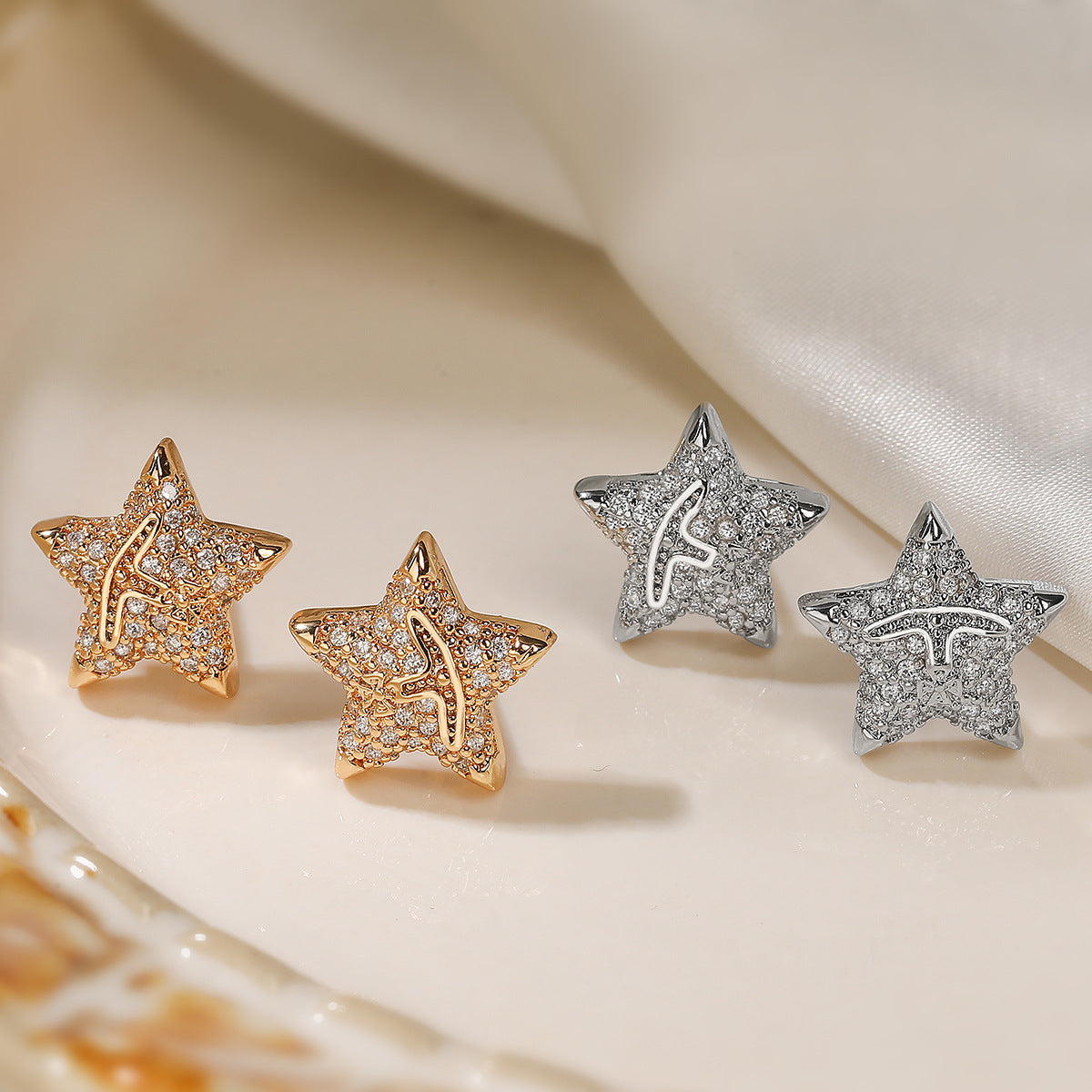 Pendientes de Cobre Minimalistas con Estrella de Cinco Puntas, Chapado en Oro de 18K e Incrustaciones de Circonita para Mujer
