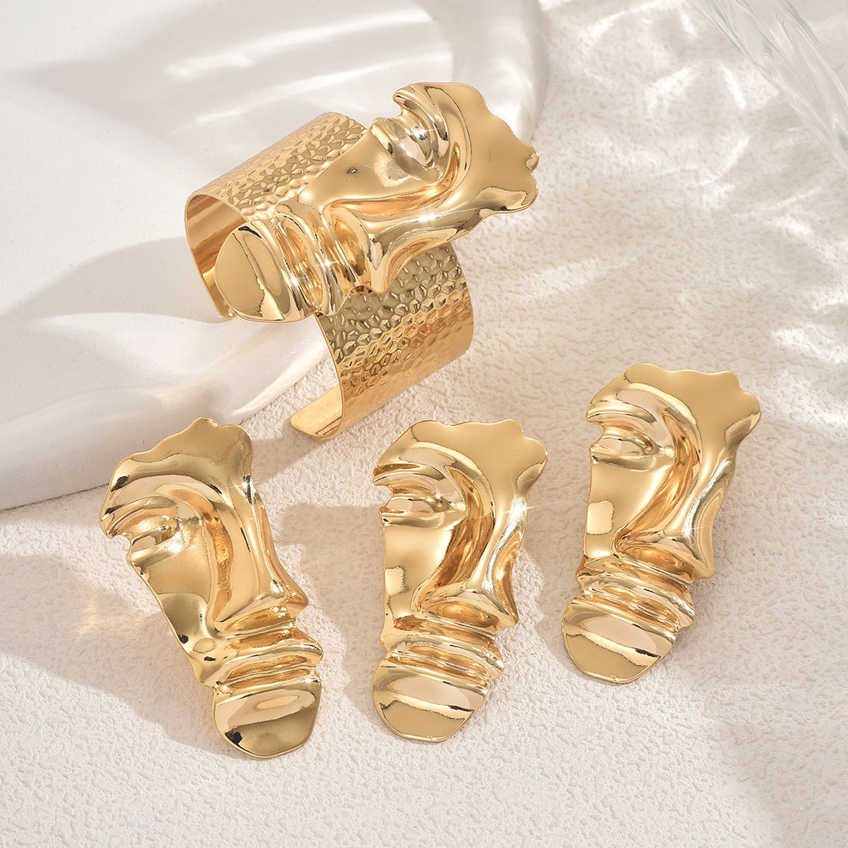 Orecchini, Anello e Bracciale in Lega da Donna con Design a Faccia Espressiva alla Moda, Motivo Geometrico e Finitura Galvanica