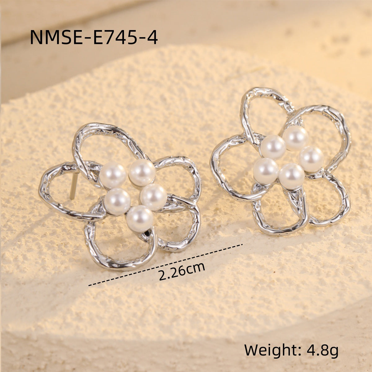 Eleganti Orecchini da Donna in Acciaio Inossidabile con Trafori Floreali, Perle e Placcatura Oro