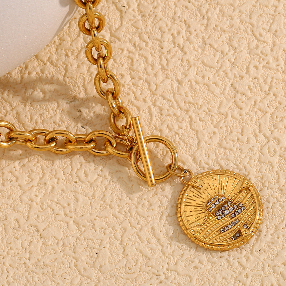 Vintage Fashion Geometric Stainless Steel Plated 18K Gold Round Pendant Necklace for Women with OT Clasp