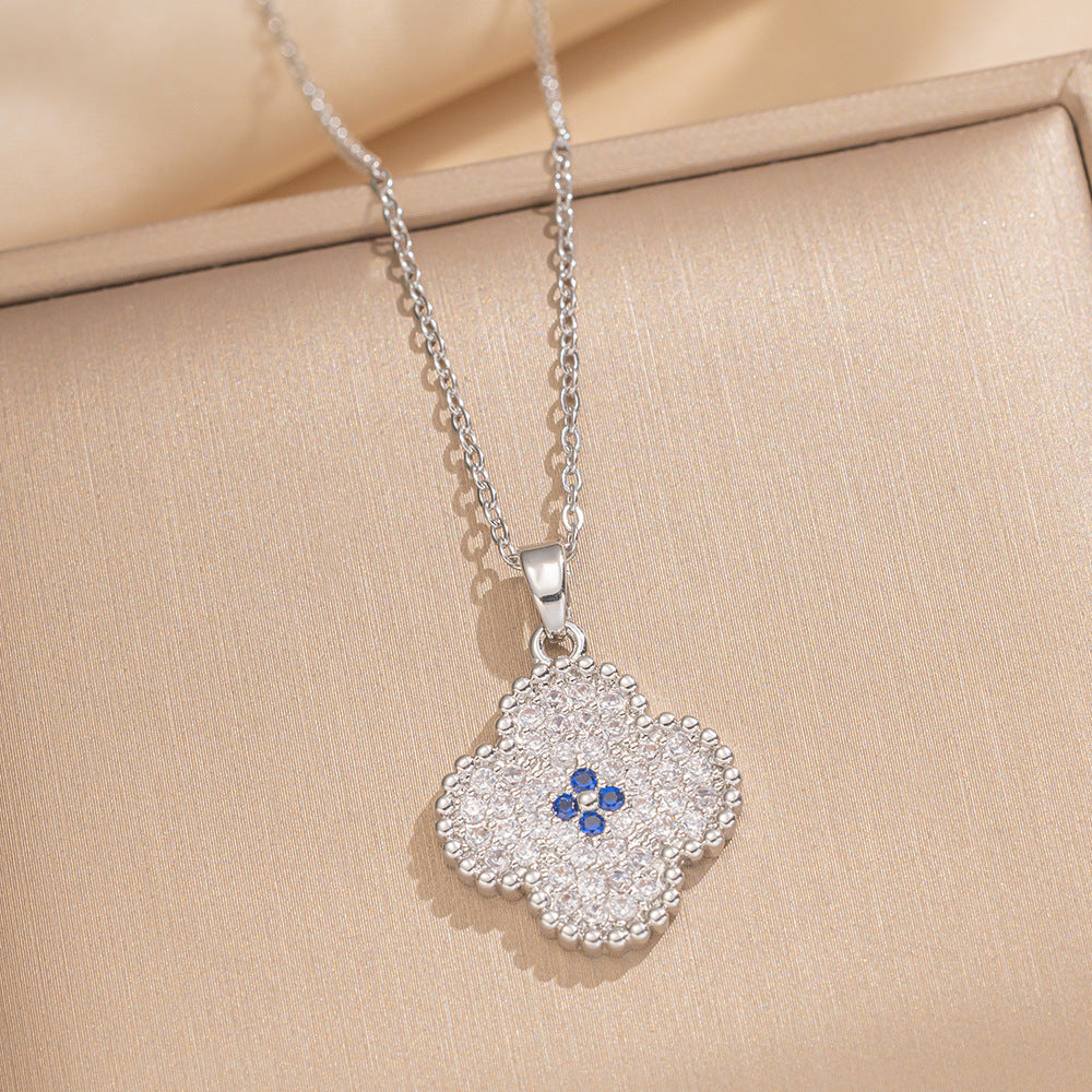 Elegante Set di Lusso: Orecchini, Collana e Anello in Rame Placcato Oro con Zirconi a Cuore Incastonati, con Catena a O, per Donne