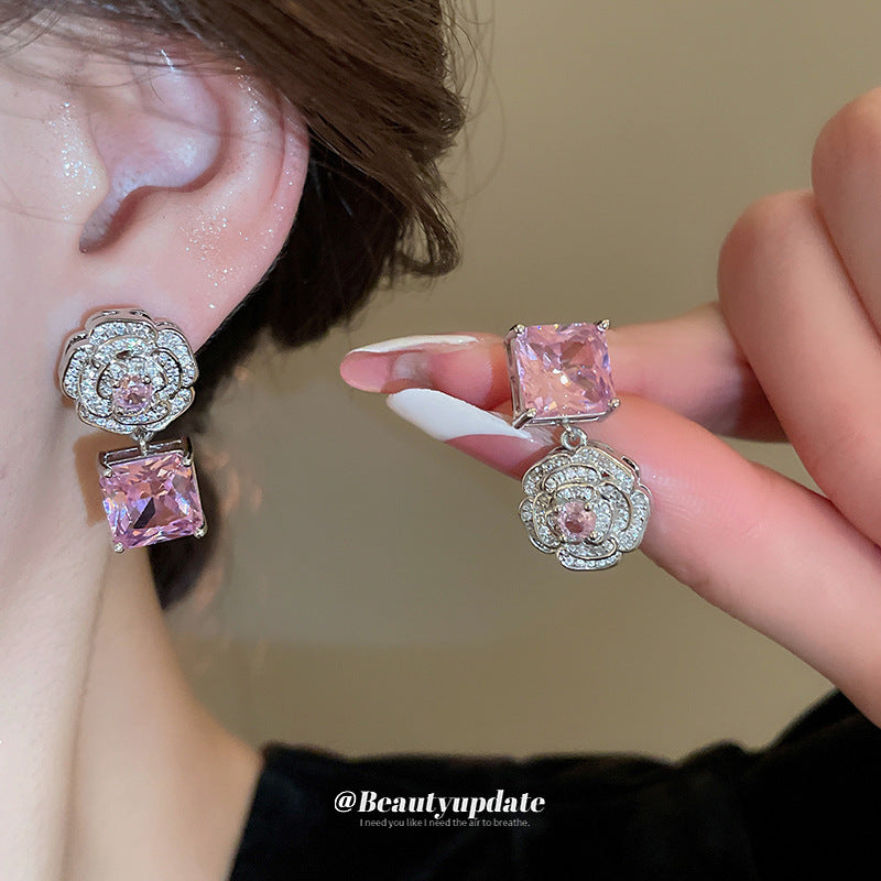 Set di collana e bracciale da donna con ciondolo quadrato a fiore in zircone stile lusso, con catena in rame e intarsio di strass