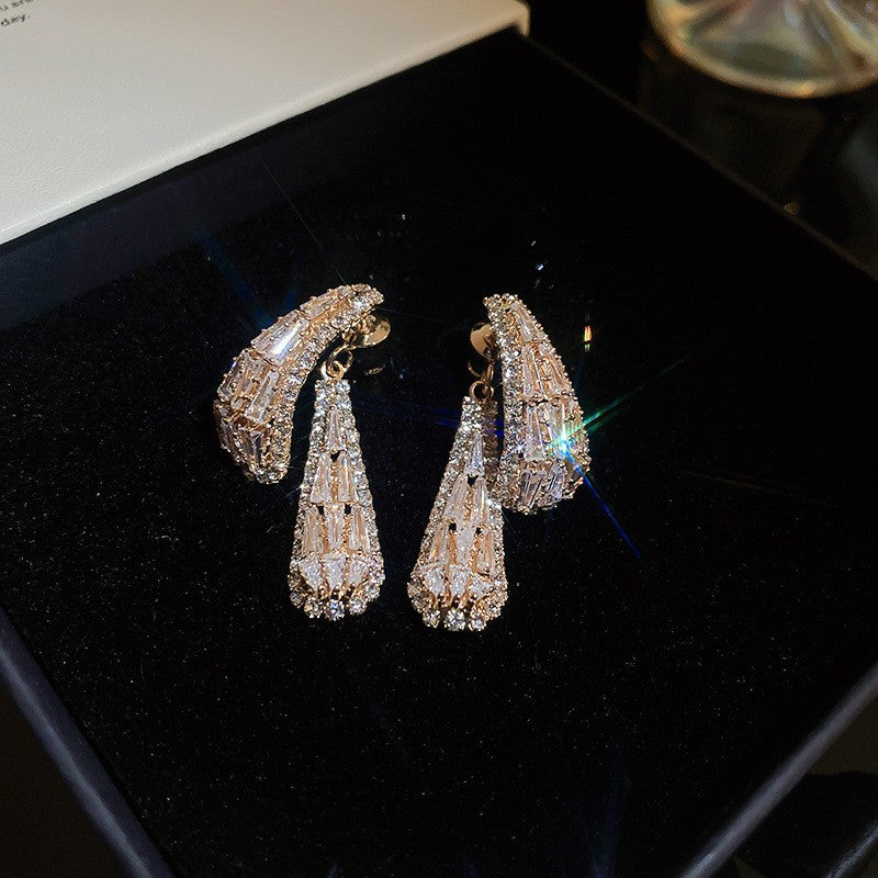 Orecchini floreali minimalisti con perle, perno in argento sterling 925 e strass, da donna
