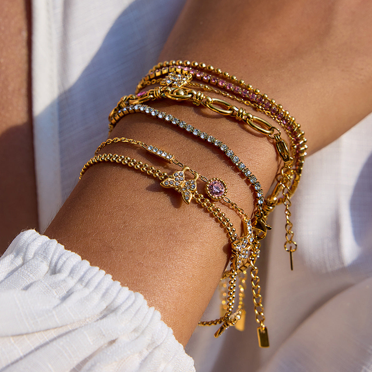 Bracciale da donna placcato in acciaio inossidabile a farfalla geometrica con accenti di strass, gioielli di lusso