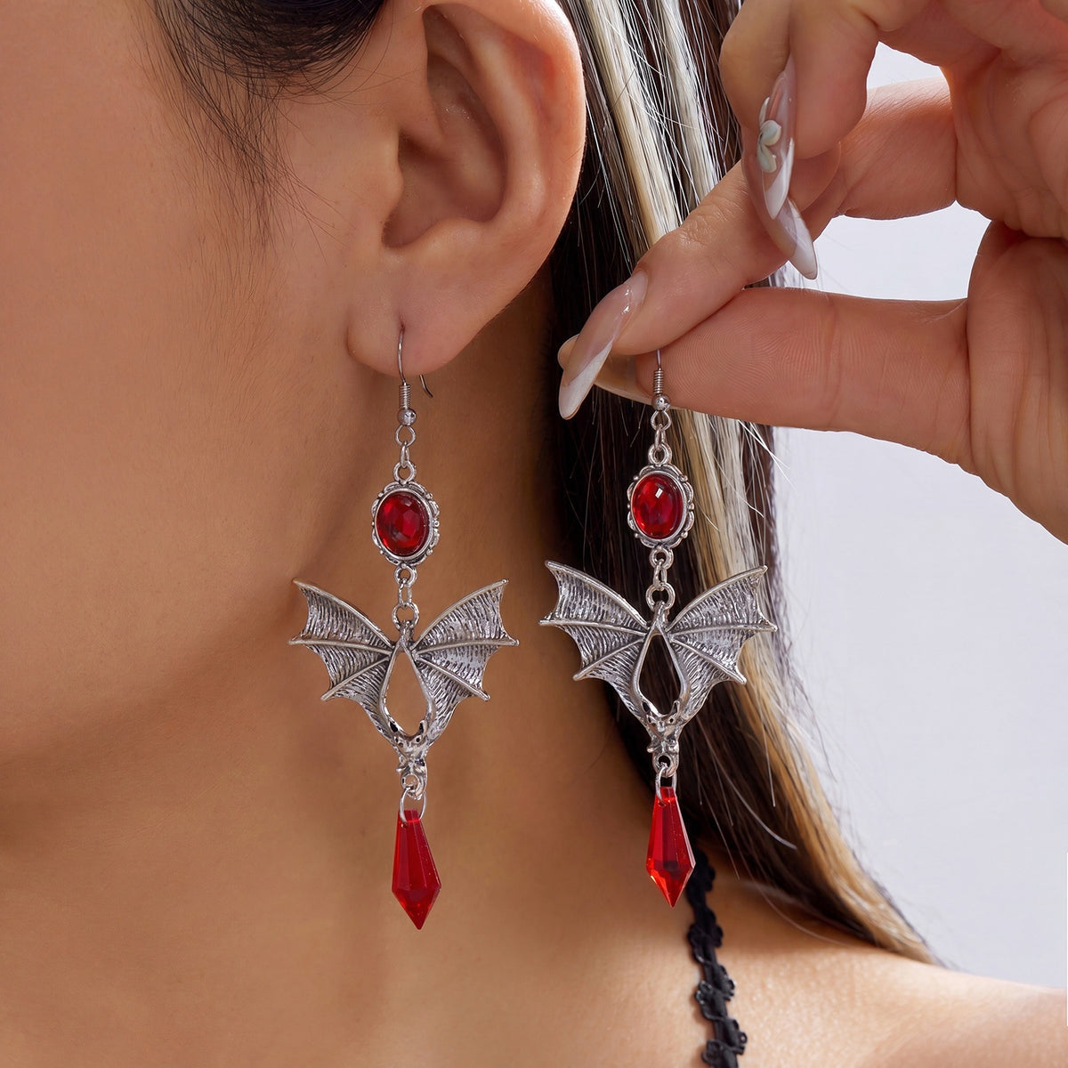 Vintage Gothic Geometric Bat Crystal Inlay Alloy Plated Pendant Necklace and Earring Set