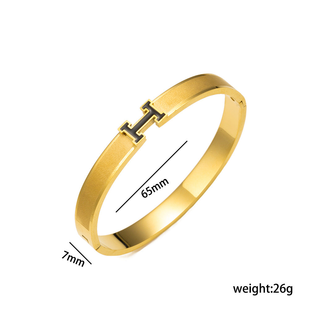 Bracciale Lettera H in Acciaio Titanio Moderno Minimalista con Placcatura in Oro 18K, Ipoallergenico e Resistente allo Sbiadimento