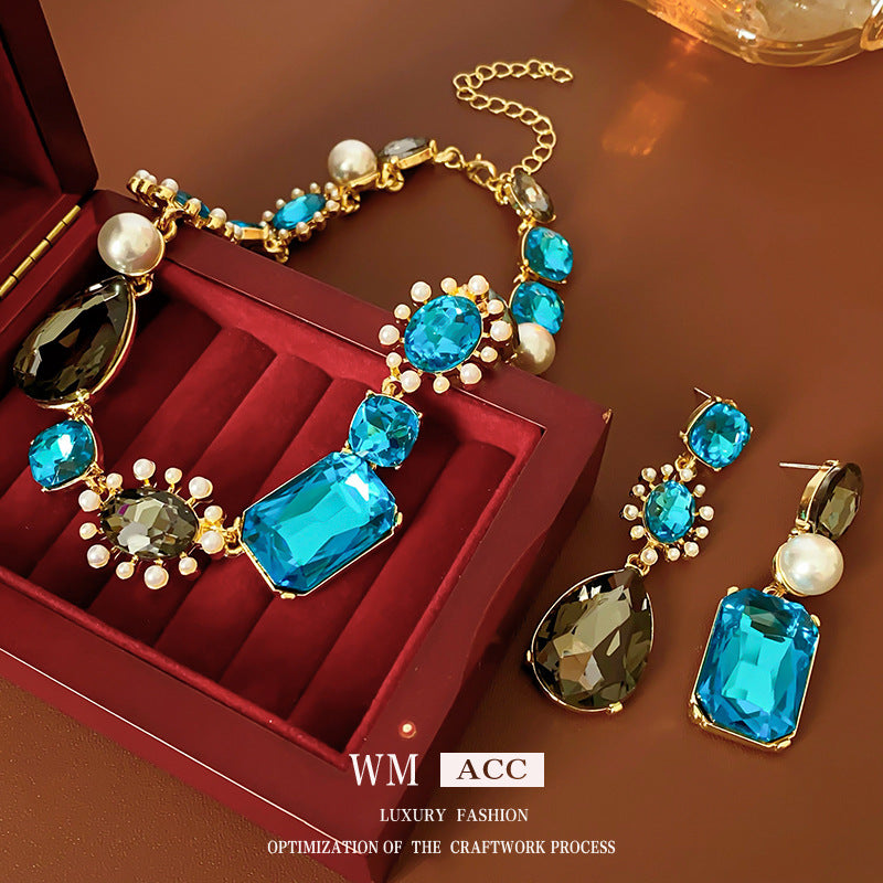 Vintage-Style Geometric Drop-Shaped Rhinestone-Inlaid Pearl Necklace Set with Earrings for Women