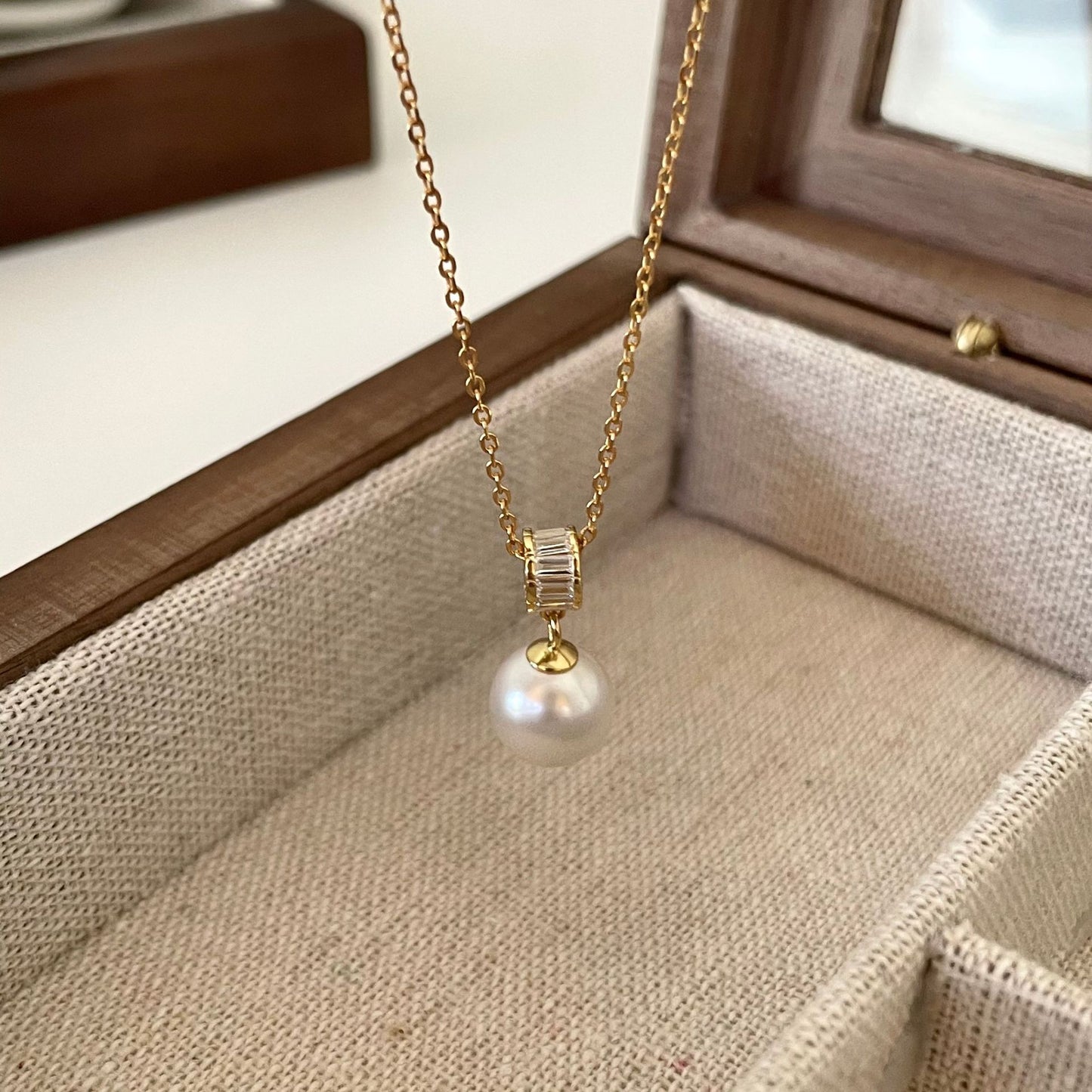 Collar minimalista geométrico redondo con colgante en plata de ley 925 con pavé de diamantes de imitación en cadena irregular