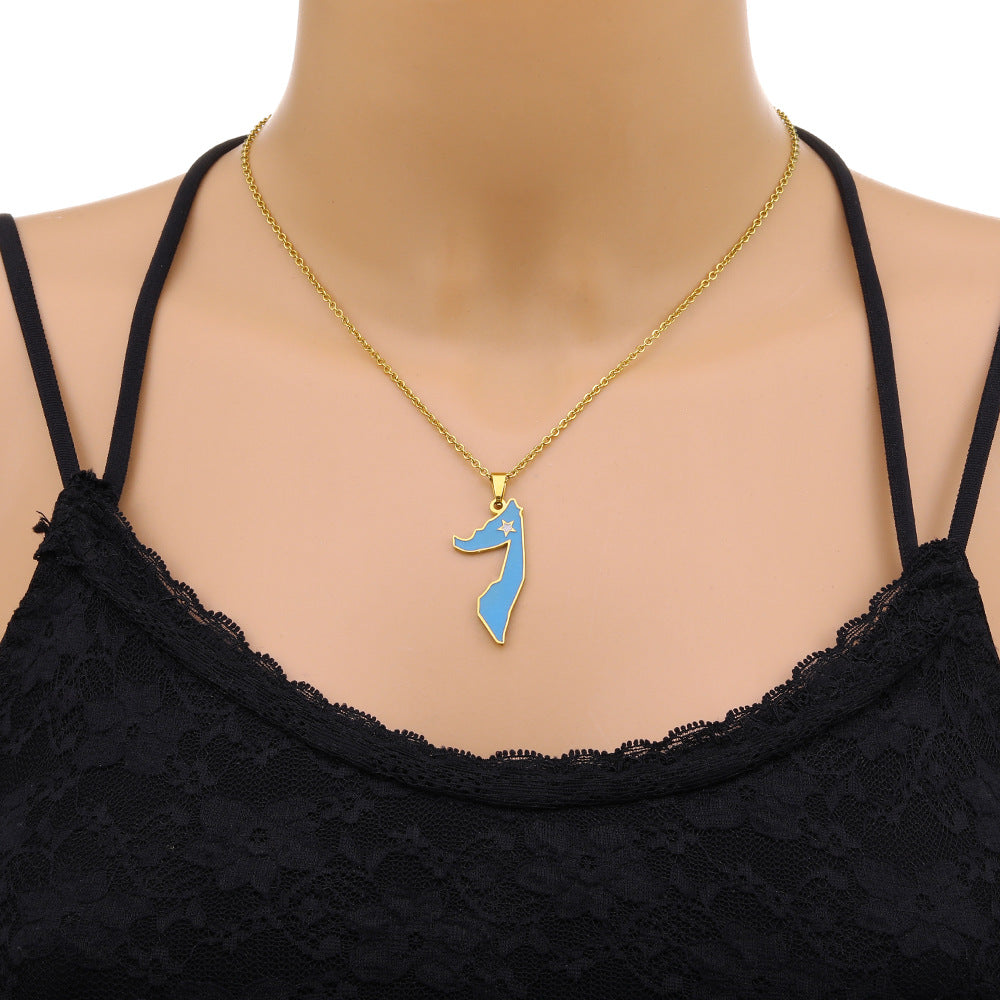 Collar con colgante de mapa étnico geométrico de acero inoxidable esmaltado para mujer con cadena tipo O
