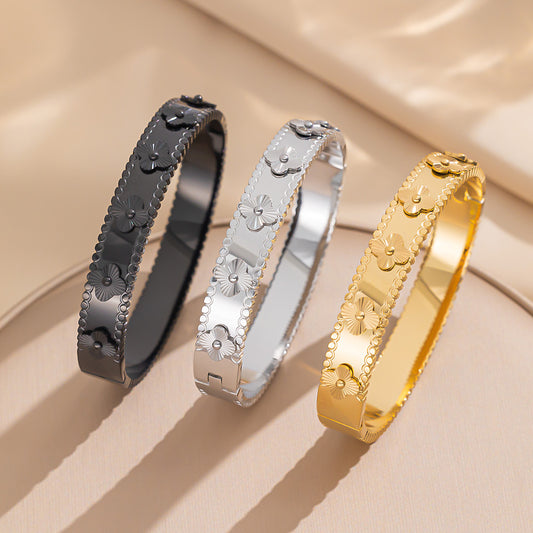 Bracciale da donna in acciaio al titanio placcato laser 18K, con trifoglio geometrico alla moda