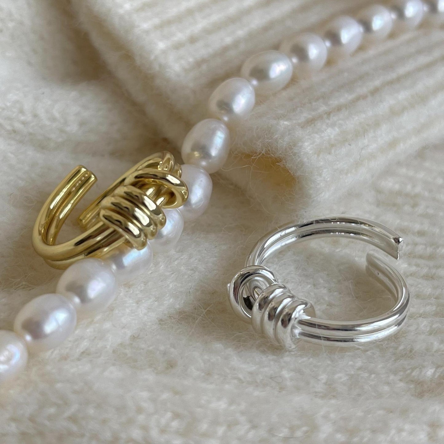 Anello Minimalista Irregolare da Donna in Argento 925 con Nodo