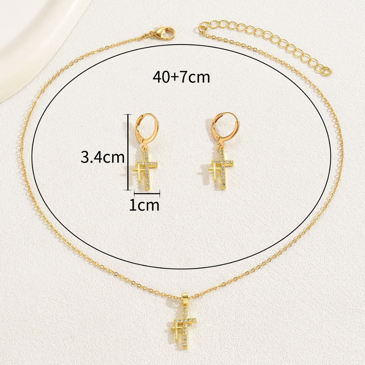 Set di collana con ciondolo a croce e orecchini minimalisti da donna con intarsio in zircone su catena in rame