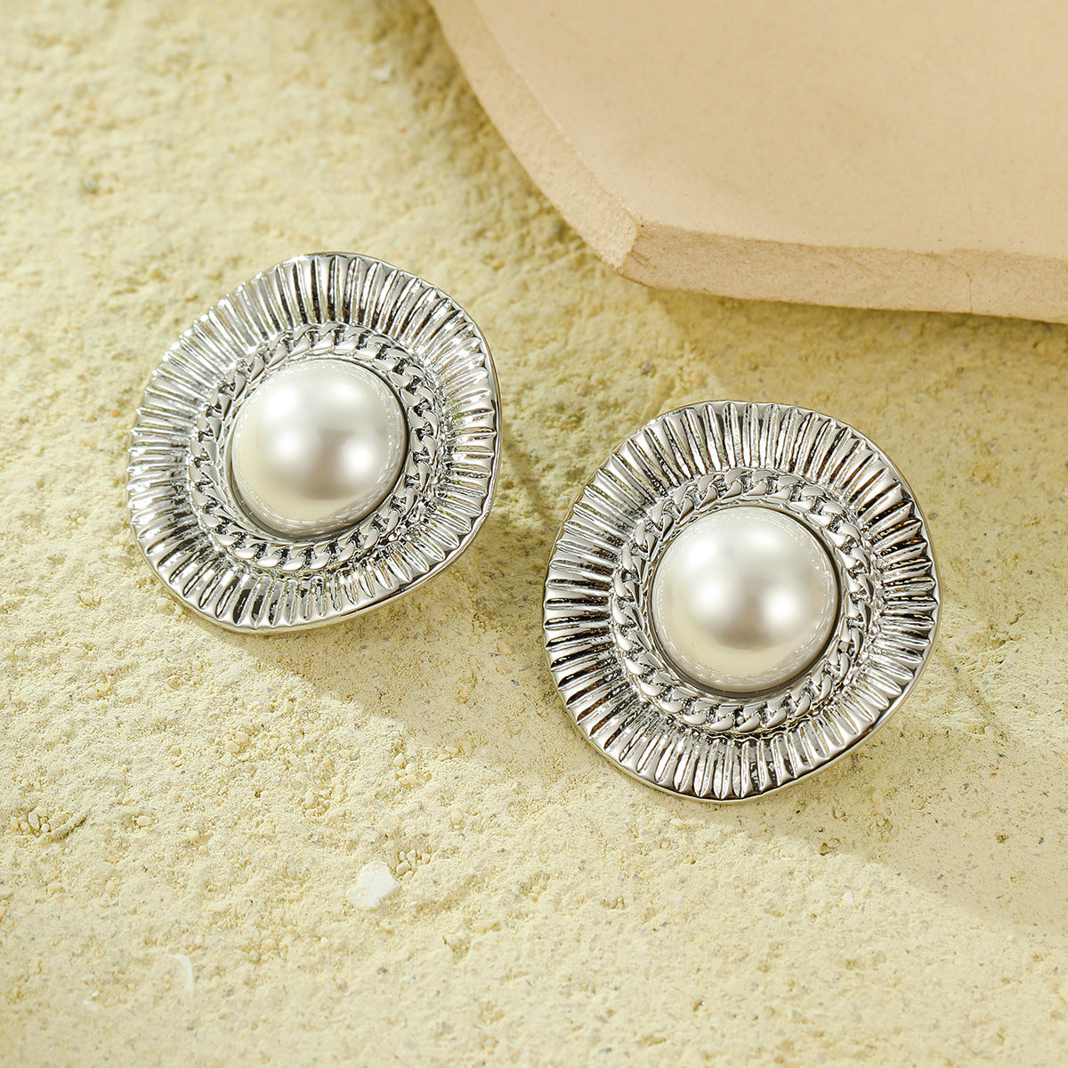 Vintage French Style Round Ruffled Pearl Stud Earrings for Women Made of Stainless Steel with Plating Finish