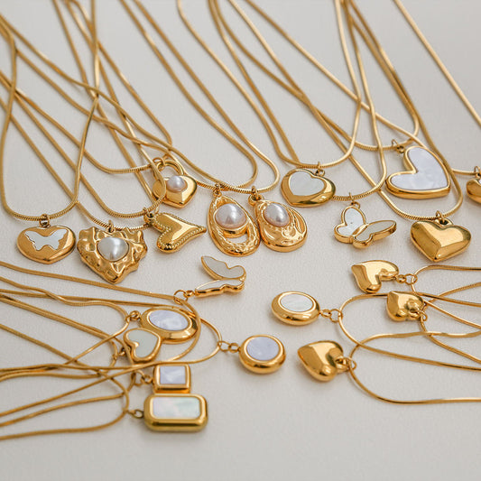 Collar minimalista de acero de titanio con forma de corazón, chapado en oro, perla y cadena ajustable para mujer
