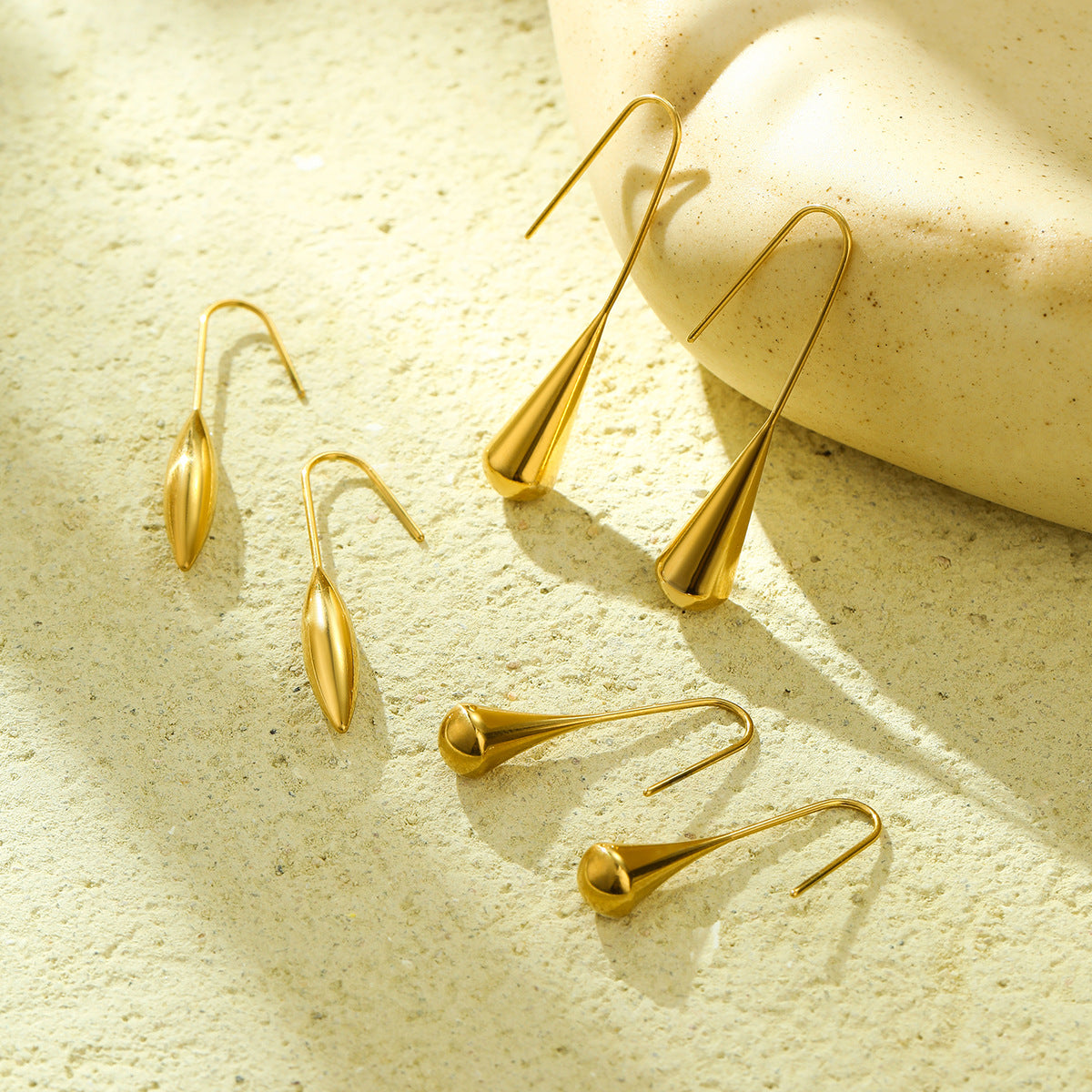 Pendientes Vintage Minimalistas de Acero Inoxidable con Forma de Gota Irregular con Chapado en Oro de 18K para Mujer