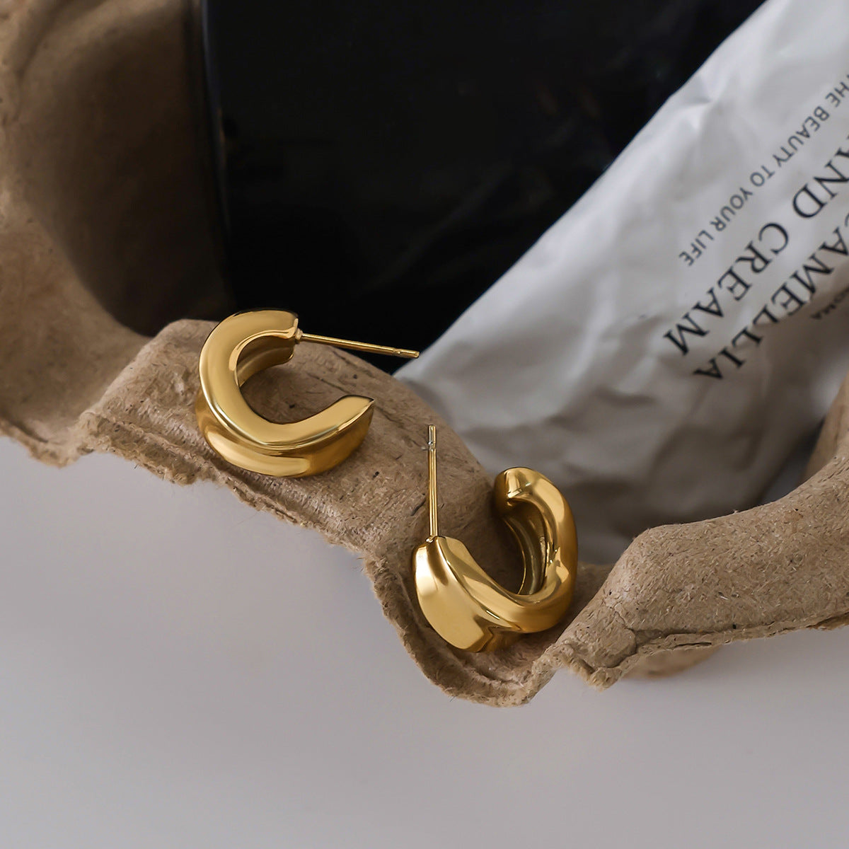 Pendientes de Acero Inoxidable Geométricos Chapados en Oro para Mujer con un Atractivo Minimalista de Lujo