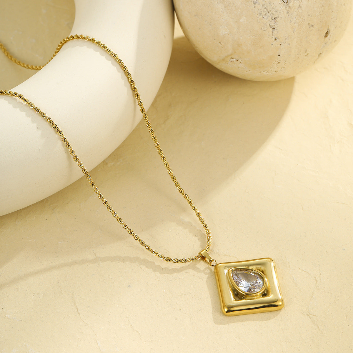 Elegant Emerald Green Zirconia Inlaid Square Pendant Necklace for Women Stainless Steel Locket Chain with Geometric and Teardrop Accents