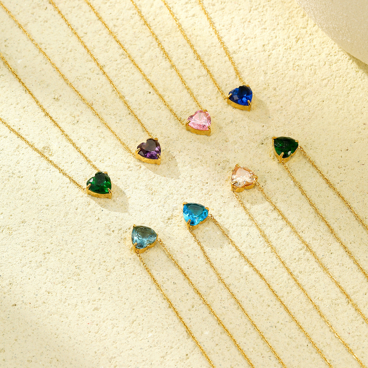 Minimalist Heart-Shaped Stainless Steel Pendant Necklace with Rhinestone Inlay and 18K Gold Plating for Women