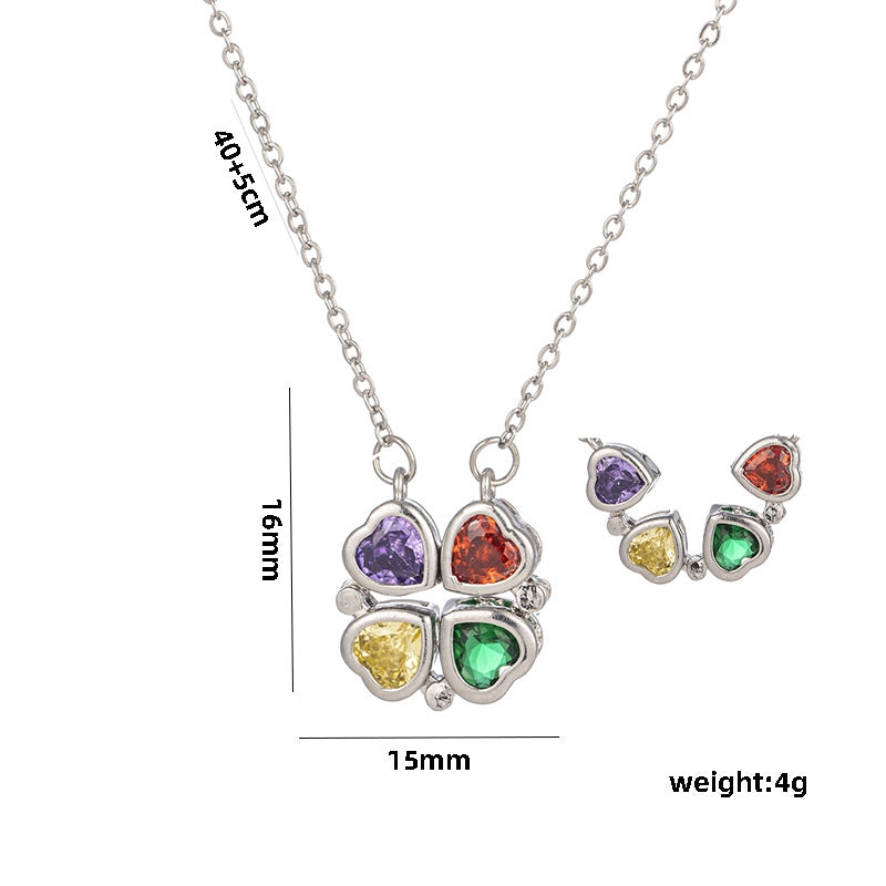 Collana con Pendente Minimalista a Quadrifoglio da Donna in Acciaio al Titanio con Intarsio di Strass Micro-Pavé e Catena Ondulata