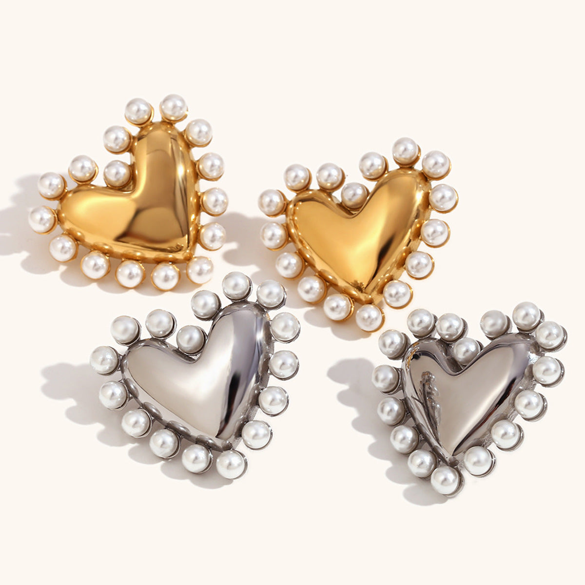 Pendientes de aleación con forma de corazón minimalista y perlas de imitación, acabado galvanizado para mujer