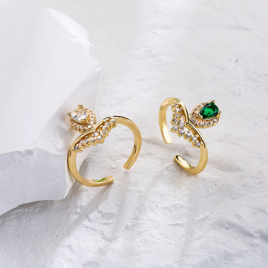 Anillo de Cobre Geométrico Minimalista con Baño de Oro y Circonitas Microengastadas para Mujer