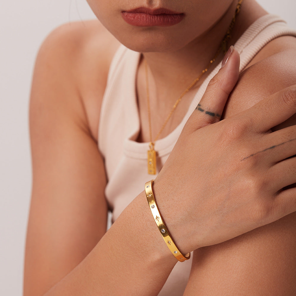 French Vintage Style Geometric Stainless Steel Bracelet with 18K Gold Plating and Alternating Octagram Zircon and Round Zircon Inlays